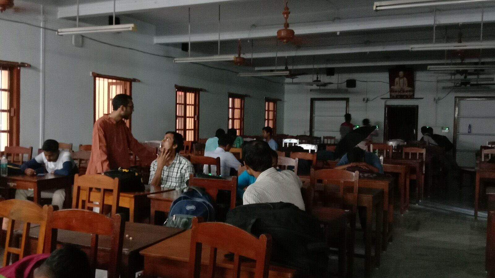 कक्षा में छात्र